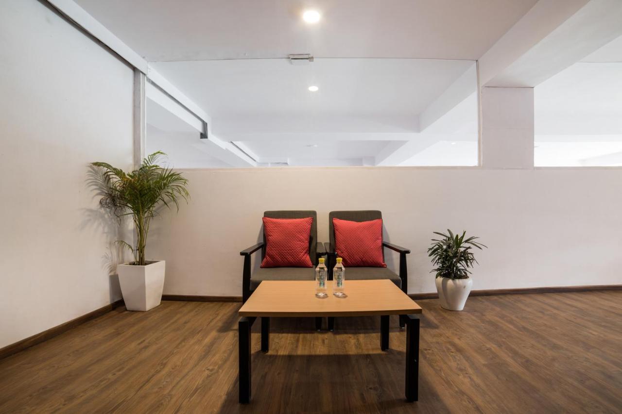 Oyo Townhouse 086 Pankha Road Hotel New Delhi Bagian luar foto