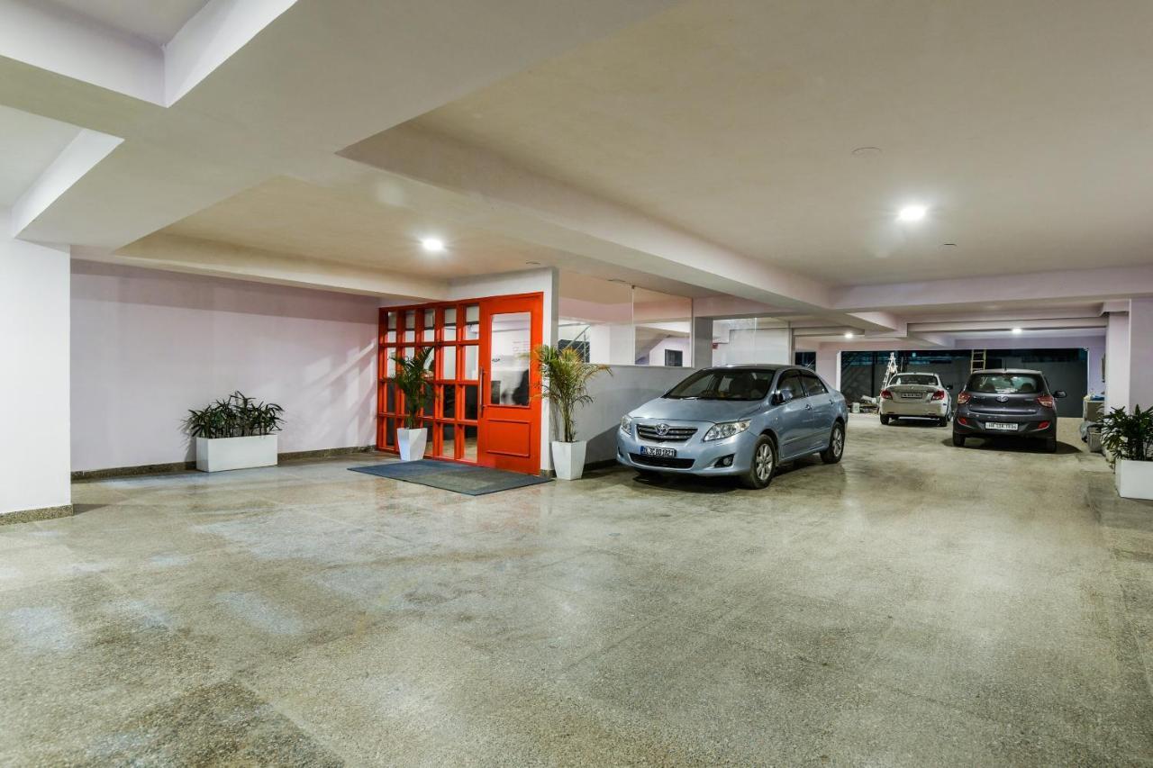 Oyo Townhouse 086 Pankha Road Hotel New Delhi Bagian luar foto
