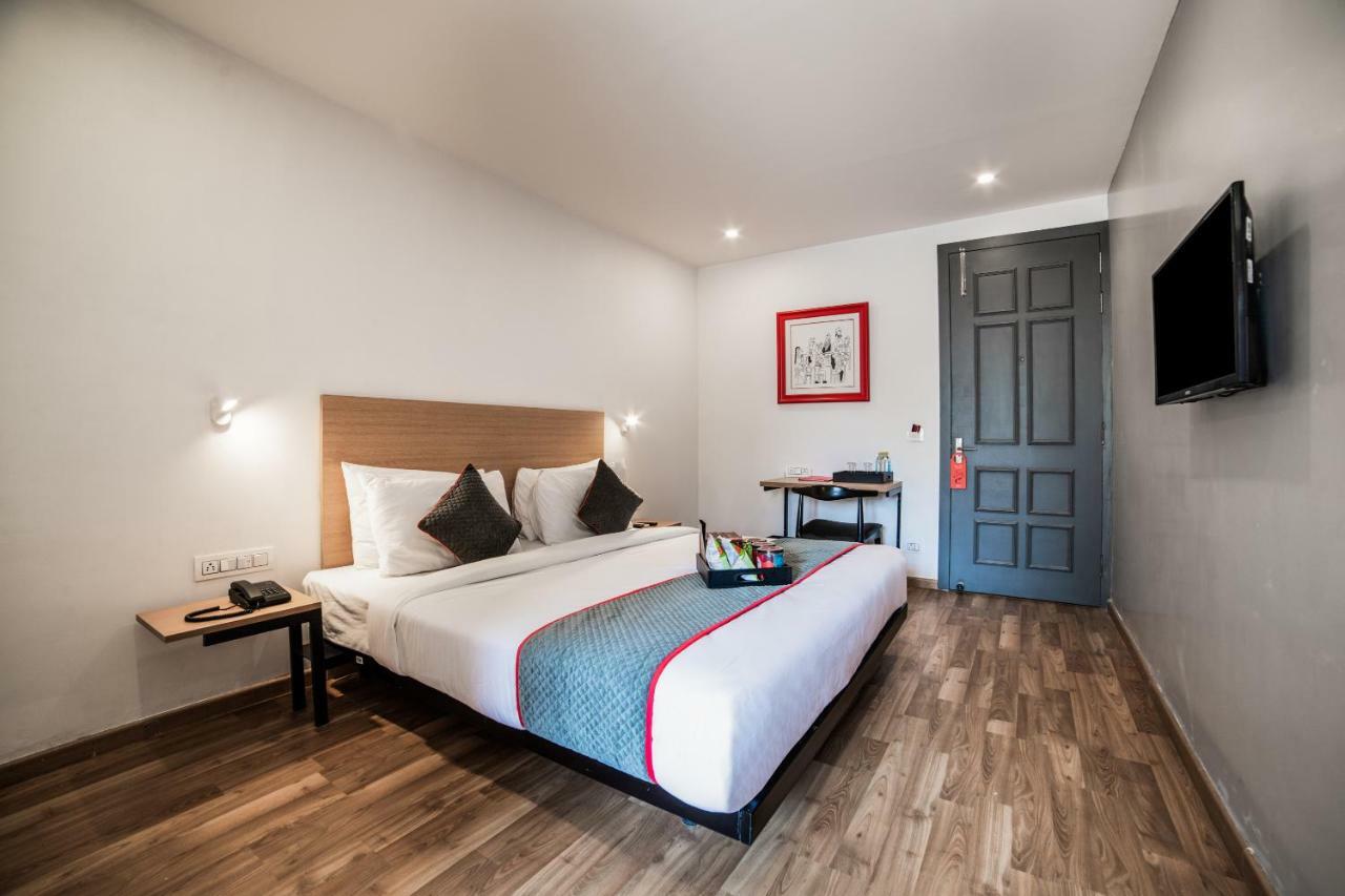 Oyo Townhouse 086 Pankha Road Hotel New Delhi Bagian luar foto